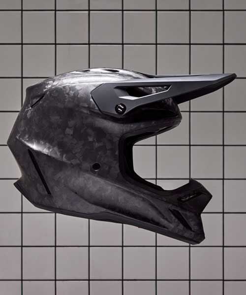 Fox V3RS moto helmet