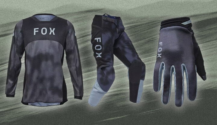 Additional 20% off Holiday Bundles Gloves, pants, and jerseys