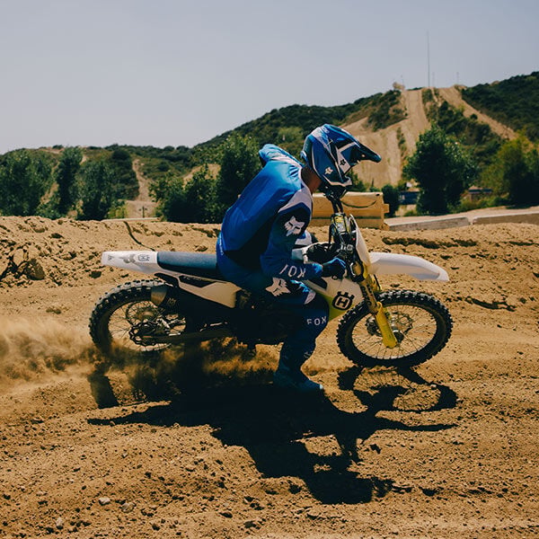 180 Frame Blue Action Image