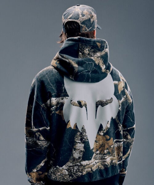 Close up of model wearing Fox fleece
