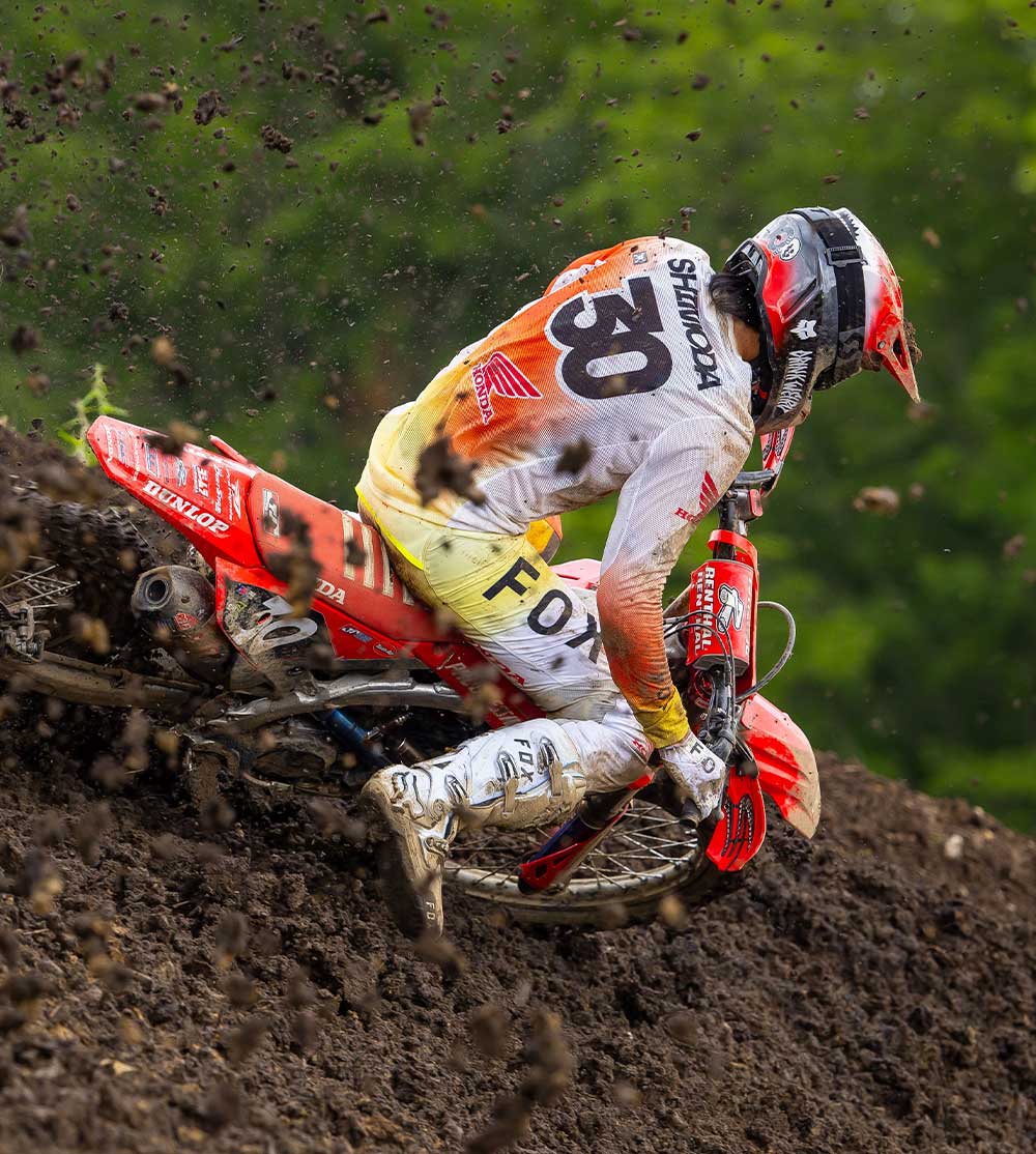 Airline Racewear Action Shot